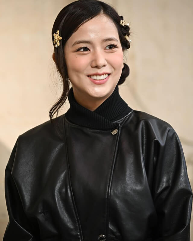 Blackpink Jisoo Cropped Black Leather Jacket